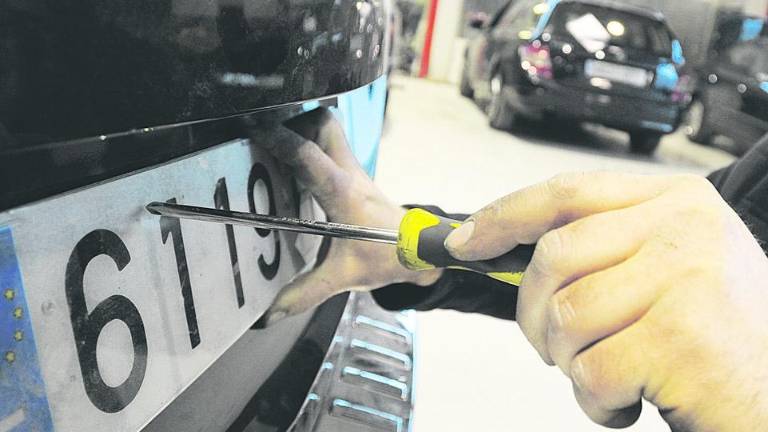 El Plan PIVE deja en la chatarra once mil coches viejos y más peligrosos El Plan PIVE deja en la chatarra once mil coches viejos y más peligrosos