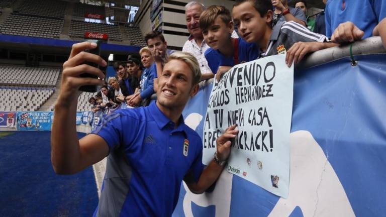 Carlos Hernández: “Es un sueño vestir la camiseta del Real Oviedo”