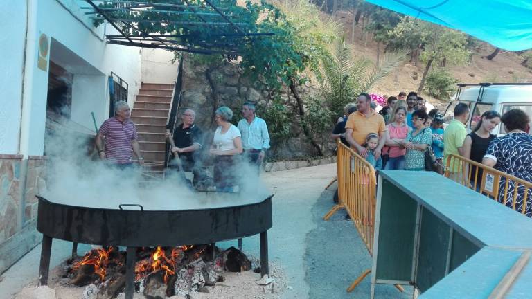 El cielo se abre para acariciar a la Virgen de la “Heredá”