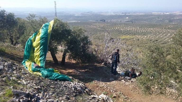 Un parapente cae de Siete Pilillas