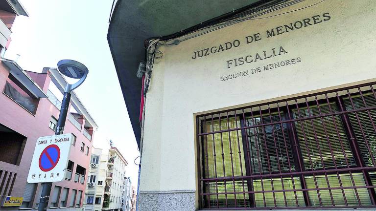 Los menores acusados de la violación del portal, en libertad Los menores acusados de la violación del portal, en libertad