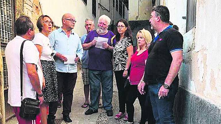 El PSOE alerta del riesgo de derrumbe de un edificio El PSOE alerta del riesgo de derrumbe de un edificio