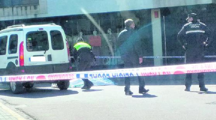 Una mujer muere en un atropello Una mujer muere en un atropello