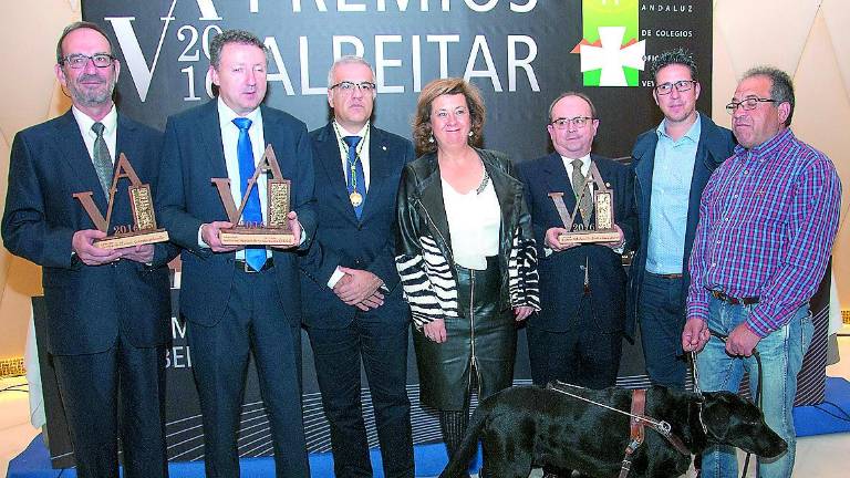 Los veterianos entregan los premios Albéitar