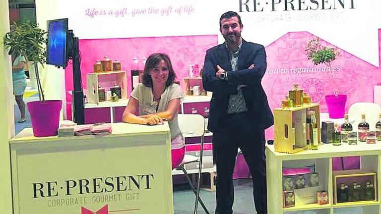 Re-Present conquista la “Feria del Regalo”