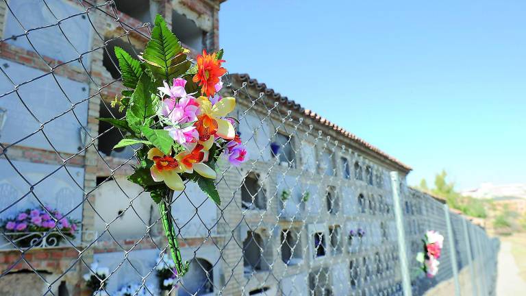 Una baja obliga al cierre del cementerio antiguo Una baja obliga al cierre del cementerio antiguo