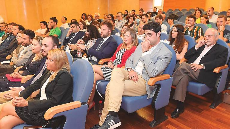 Impulso al trabajo de los jóvenes Impulso al trabajo de los jóvenes