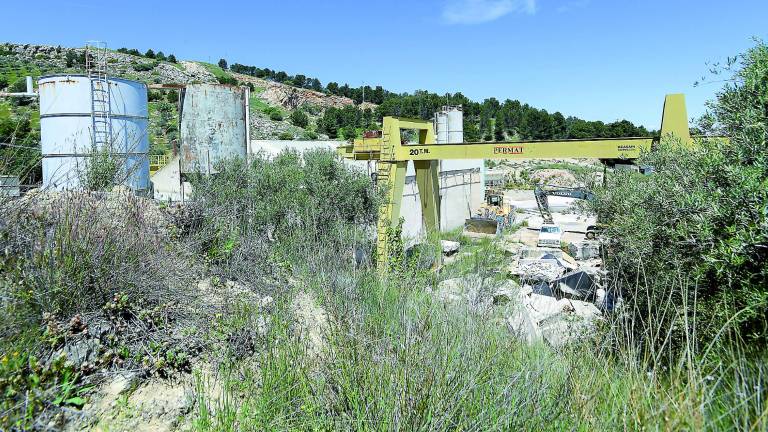 Indicios de la usurpación de un bien en la cantera de La Imora Indicios de la usurpación de un bien en la cantera de La Imora