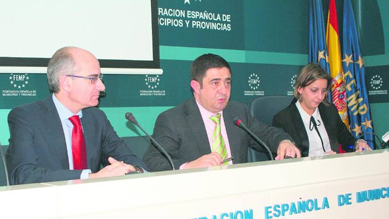 Diputaciones piden reunirse con Montoro Diputaciones piden reunirse con Montoro