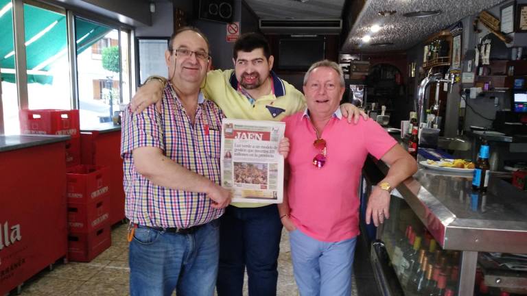Entrega y pasión a la Virgen Entrega y pasión a la Virgen