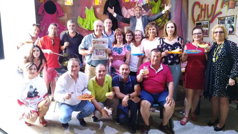 Entrega y pasión a la Virgen Entrega y pasión a la Virgen