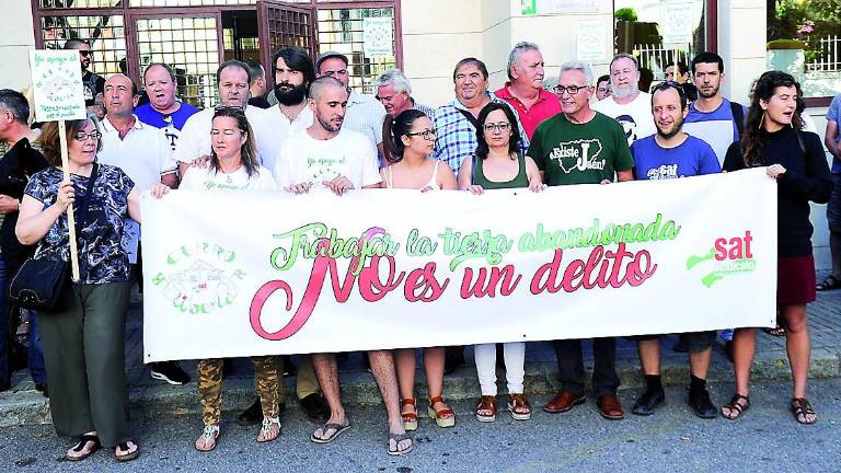 Orden de desalojo del “Cerro Libertad” Orden de desalojo del “Cerro Libertad”