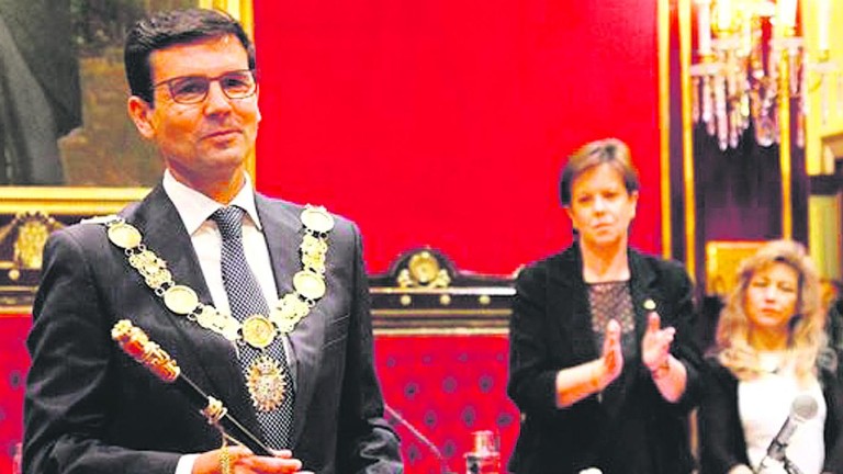 Granada cambia de alcalde