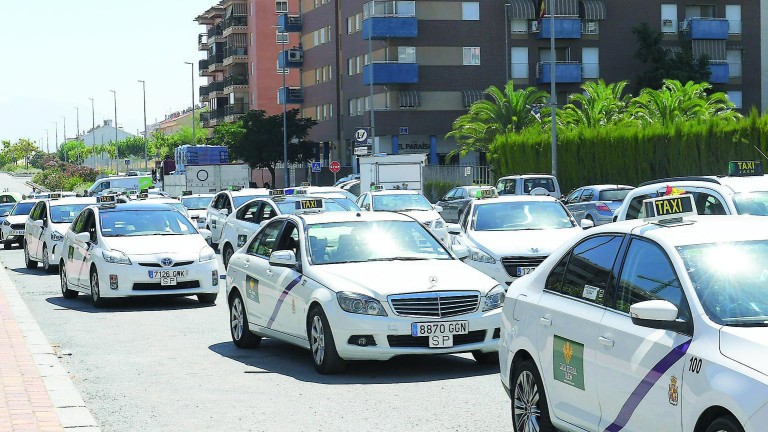 Los taxistas apoyan la huelga