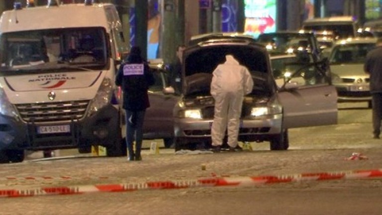 El autor del atentado en París llevaba un fusil, cuchillos y un Corán en su coche