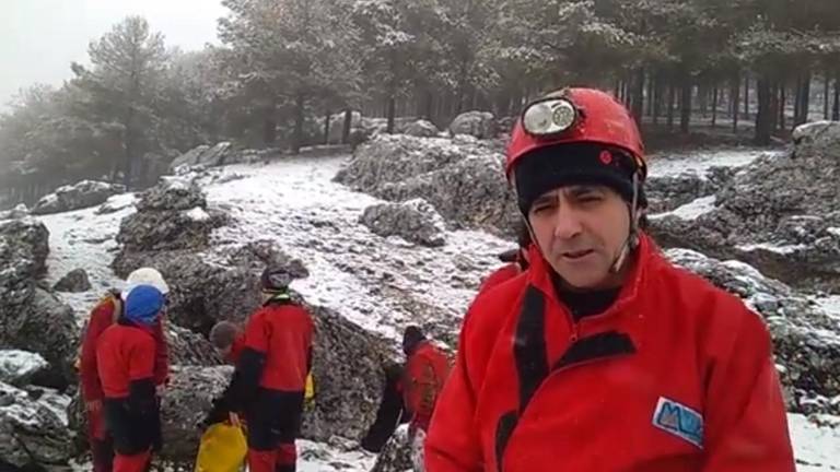 Un viaje subterráneo a la Cueva del Jabalí que conquista las redes