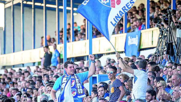 El Linares superó los dos últimos play off por la permanencia El Linares superó los dos últimos play off por la permanencia