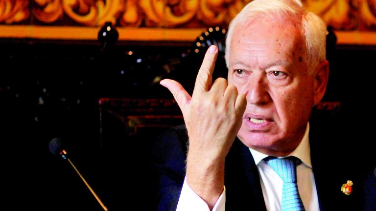 Margallo dice que la Verja será frontera si se rechaza la oferta
