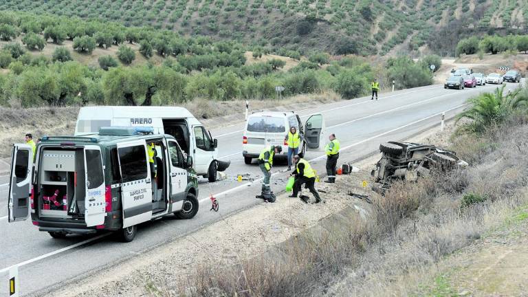 Una colisión en un punto negro de la A-316 deja dos fallecidos