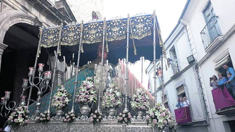 Jesús Cautivo halla amparo en la Virgen de la Trinidad Jesús Cautivo halla amparo en la Virgen de la Trinidad