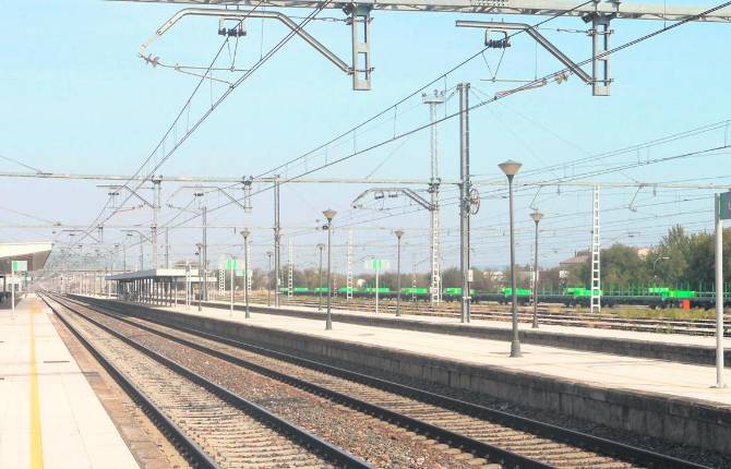 SERVICIO. Andenes de la estación ferroviaria de Linares-Baeza, uno de los principales nudos de comunicación de la provincia.