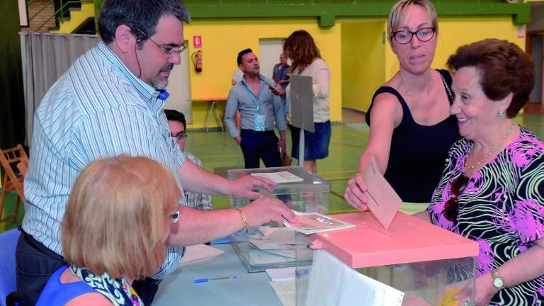 El PP gana terreno y se queda a 7.397 votos del PSOE El PP gana terreno y se queda a 7.397 votos del PSOE