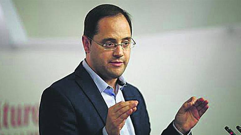 Luena pide a Iglesias “levantar frenos y abandonar el bloqueo” Luena pide a Iglesias “levantar frenos y abandonar el bloqueo”