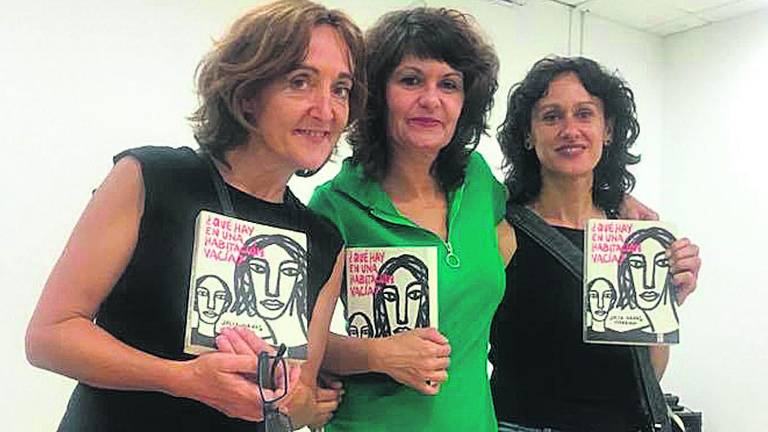 Julia Navas presenta su novela Julia Navas presenta su novela