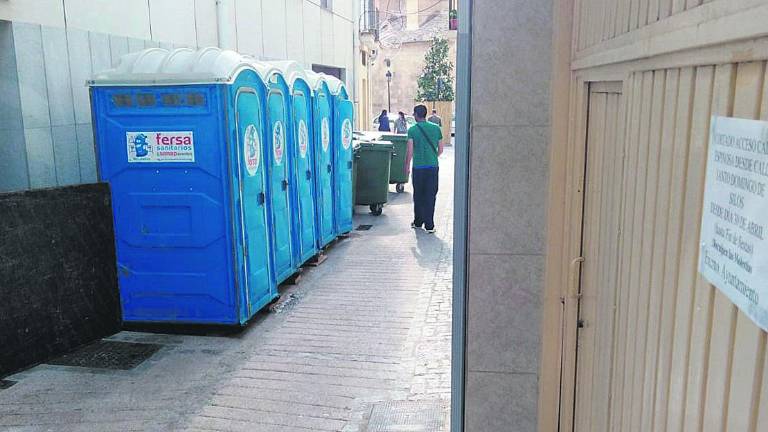 Vecinos de la calle Espinosa lamentan el “bloqueo” desde el miércoles día 1 Vecinos de la calle Espinosa lamentan el “bloqueo” desde el miércoles día 1