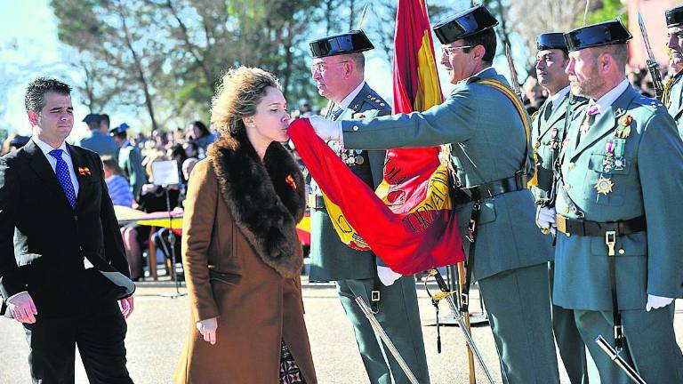 Jura de bandera con la mente puesta en los caídos en Teruel