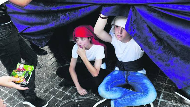 Las procesiones de los niños abren la festividad Las procesiones de los niños abren la festividad
