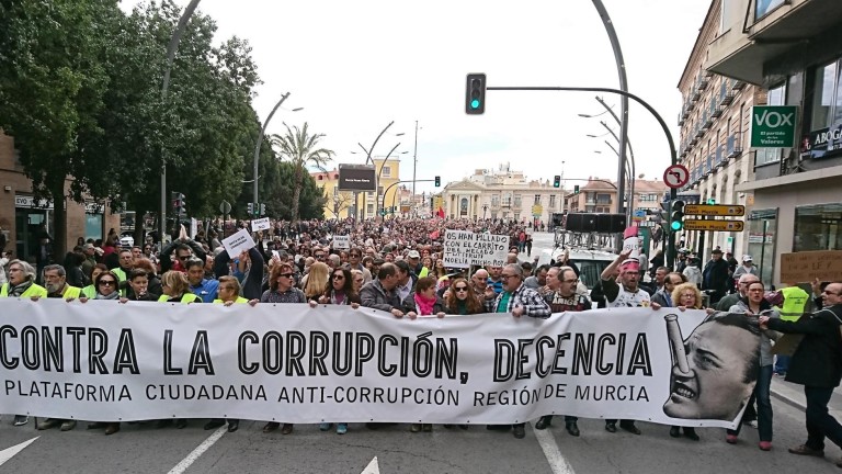 Miles de personas contra la corrupción en Murcia