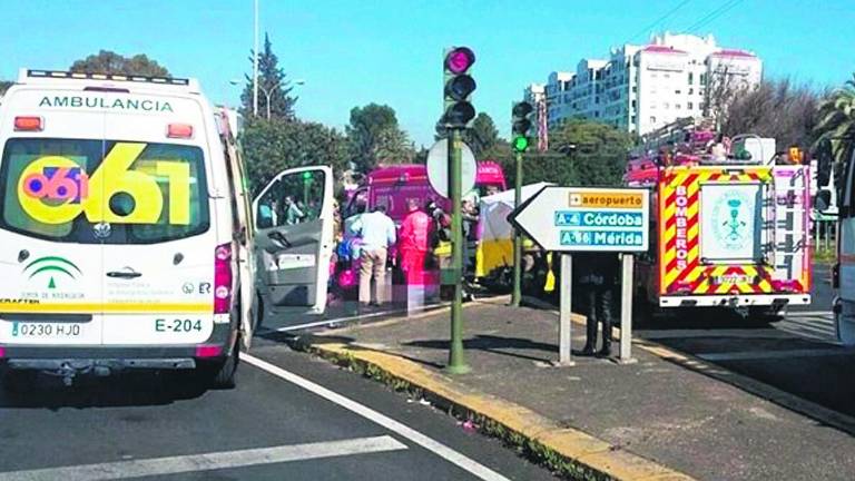 Un fallecido en un accidente de tráfico en Sevilla Un fallecido en un accidente de tráfico en Sevilla