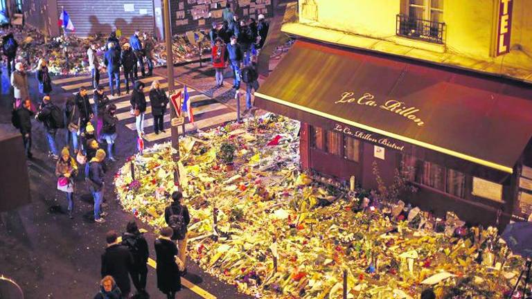 Homenaje para las víctimas del 13-N en París Homenaje para las víctimas del 13-N en París