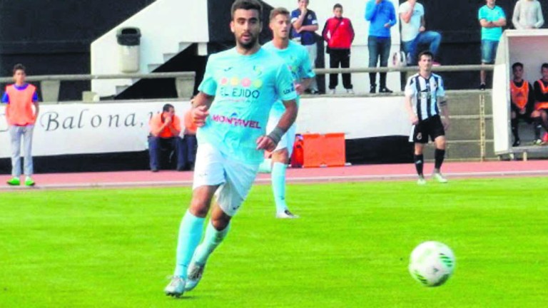 El gol llega a Linarejos con el fichaje de Samuel Corral
