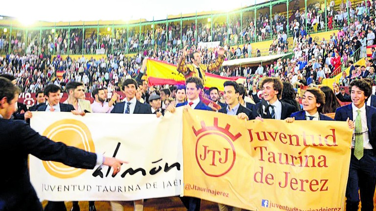 Jaén por bandera taurina