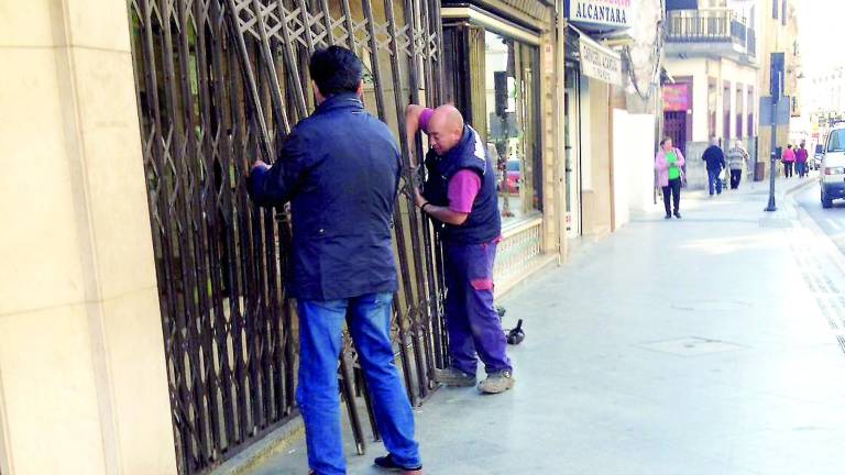 La Policía Local interrumpe el robo en un céntrico estanco