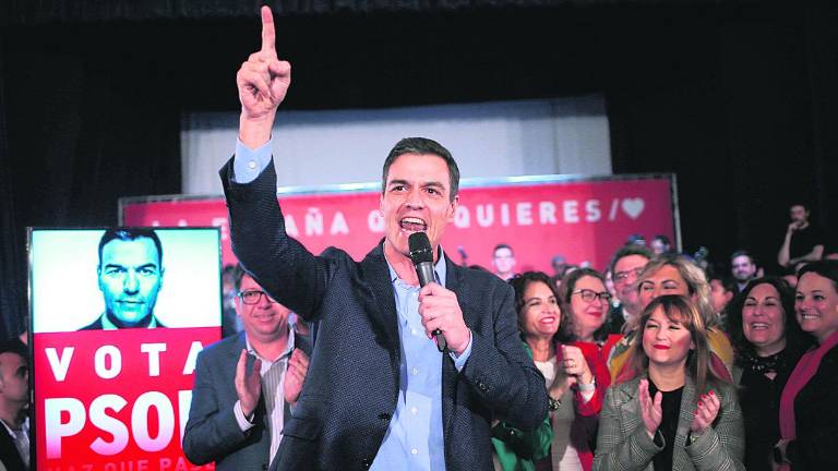El PSOE denuncia el uso de la foto de las hijas de Sánchez El PSOE denuncia el uso de la foto de las hijas de Sánchez