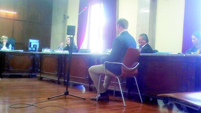 Seis meses de prisión por allanar la casa de su expareja Seis meses de prisión por allanar la casa de su expareja