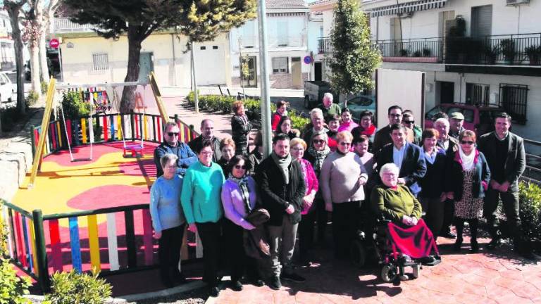 Recuperación de dos zonas verdes tras años degradadas Recuperación de dos zonas verdes tras años degradadas