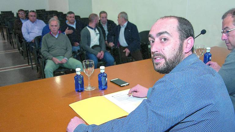 Reunión para establecer las líneas del plan de caminos Reunión para establecer las líneas del plan de caminos