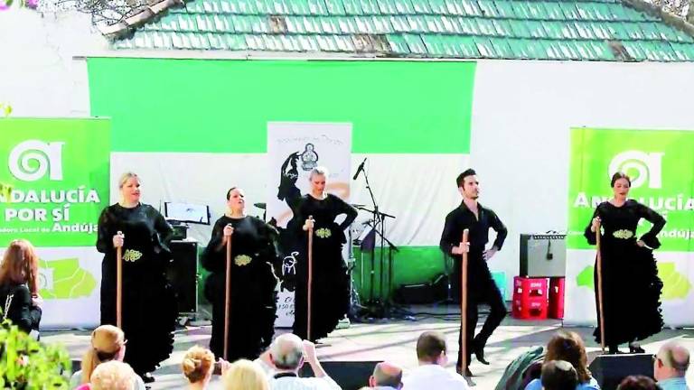Una fiesta donde la unidad es la sustituta de la política Una fiesta donde la unidad es la sustituta de la política