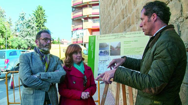 Una rotonda entre Ramón y Cajal y la Avenida de Linares