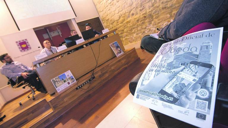 Una aplicación con la que mostrar los atractivos locales Una aplicación con la que mostrar los atractivos locales