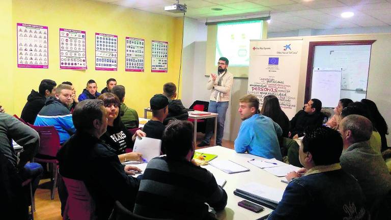 Cruz Roja pone en marcha nuevos cursos de formación Cruz Roja pone en marcha nuevos cursos de formación