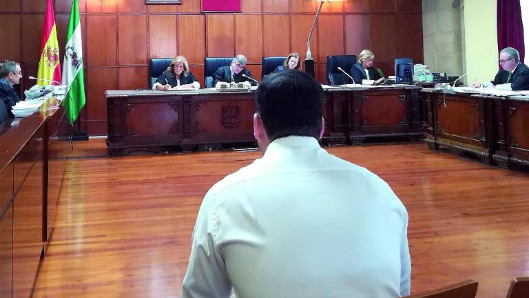 Un perito “tumba” la defensa del acusado de vender tabaco ilegal Un perito “tumba” la defensa del acusado de vender tabaco ilegal