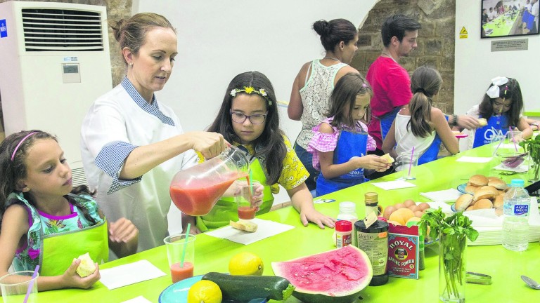 El taller de cocina infantil ofrece recetas refrescantes