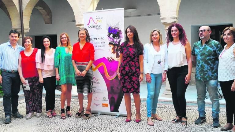 Pases y espectáculo para apoyar al comercio local Pases y espectáculo para apoyar al comercio local