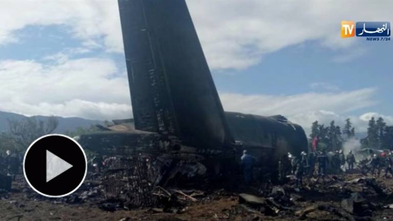 Al menos 257 muertos tras estrellarse un avión militar en Argelia Al menos 257 muertos tras estrellarse un avión militar en Argelia