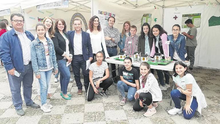 Éxito de participación en la segunda Feria de la Ciencia Éxito de participación en la segunda Feria de la Ciencia